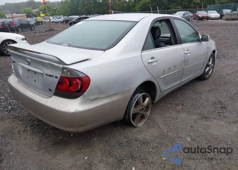 2005 Toyota Camry Se V6 z USA, uszkodzony, nr VIN 4T1BA32K45U509543